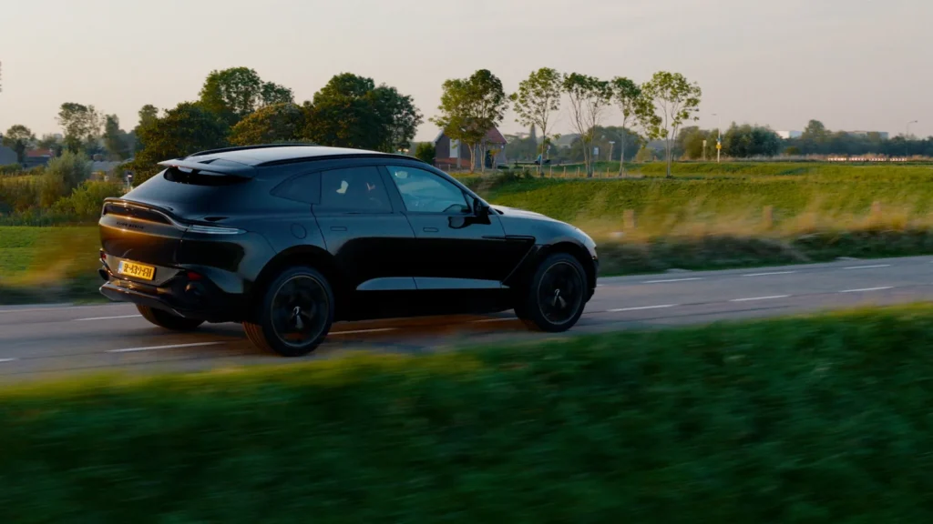 Aston martin dbx car commercial drone opname